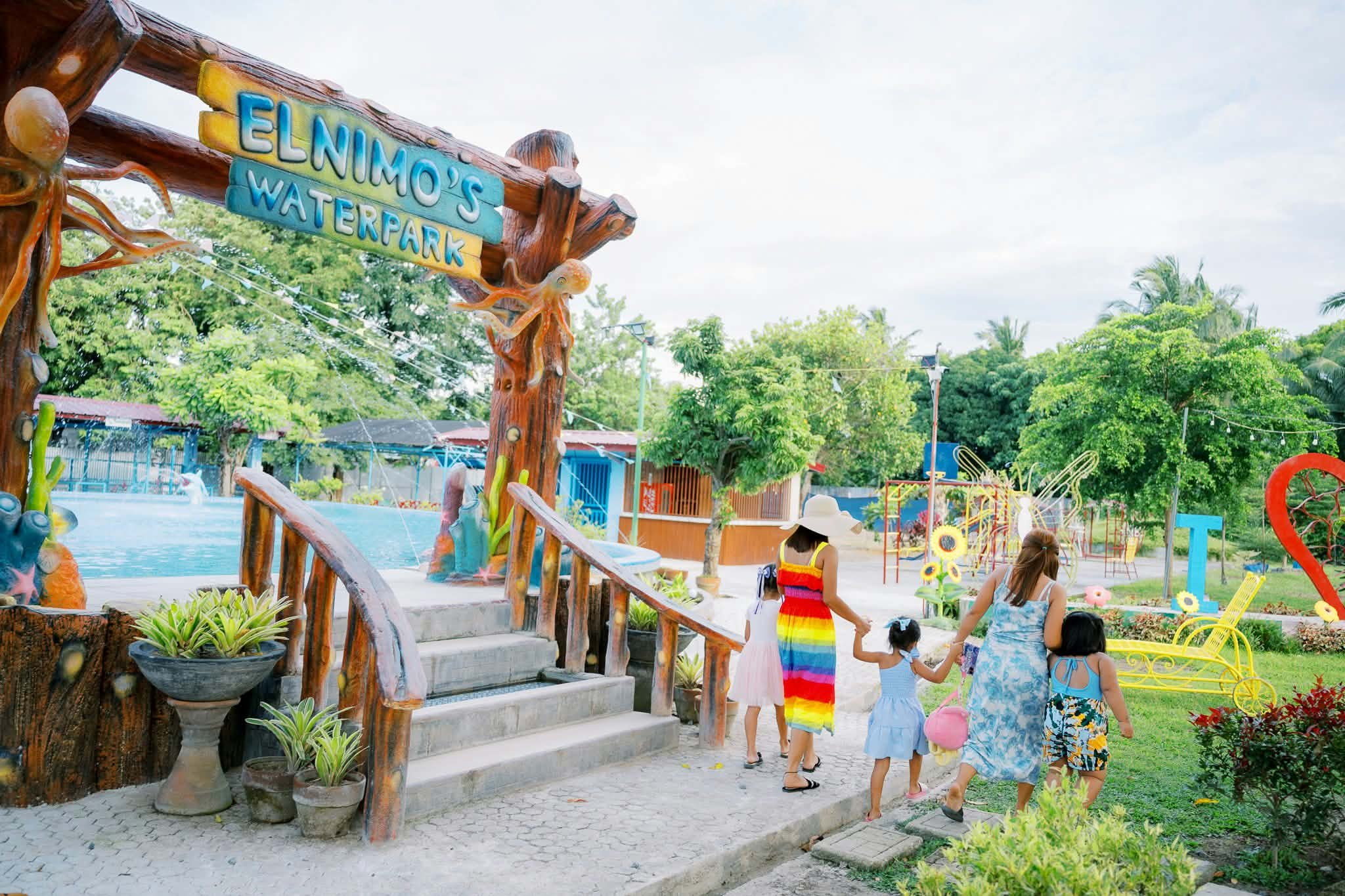 Elnimo's Waterpark entrance sign